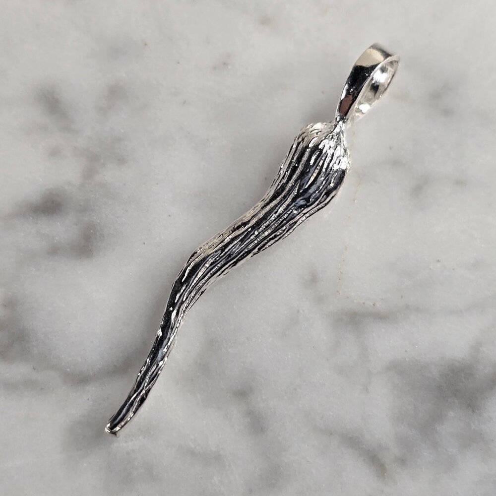 Sterling Silver Italian Horn Pendant 3.0g E4875